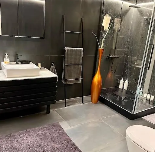 Moderne Bolig Med 4 Soverom Pa Vakre Vannoy Villa *