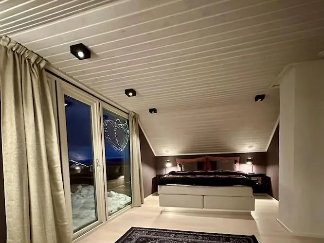 Moderne Bolig Med 4 Soverom Pa Vakre Vannoy Villa *